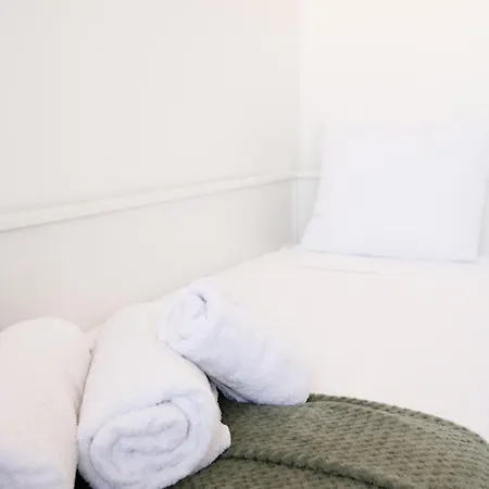 2 Chambres, Proche Des Plages, Parking *