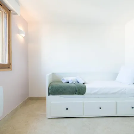 2 Chambres, Proche Des Plages, Parking